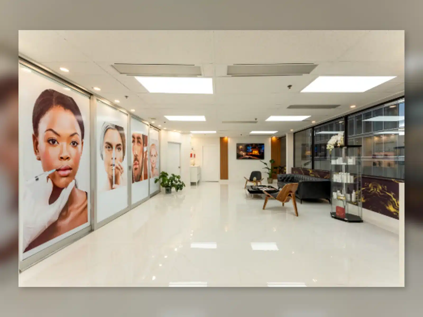 downtown-vancouver-aesthetic-clinic-after-open-clinic-view-02